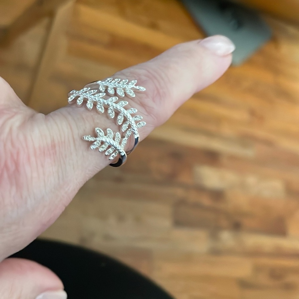 Leaf Beautiful Ring - image 6